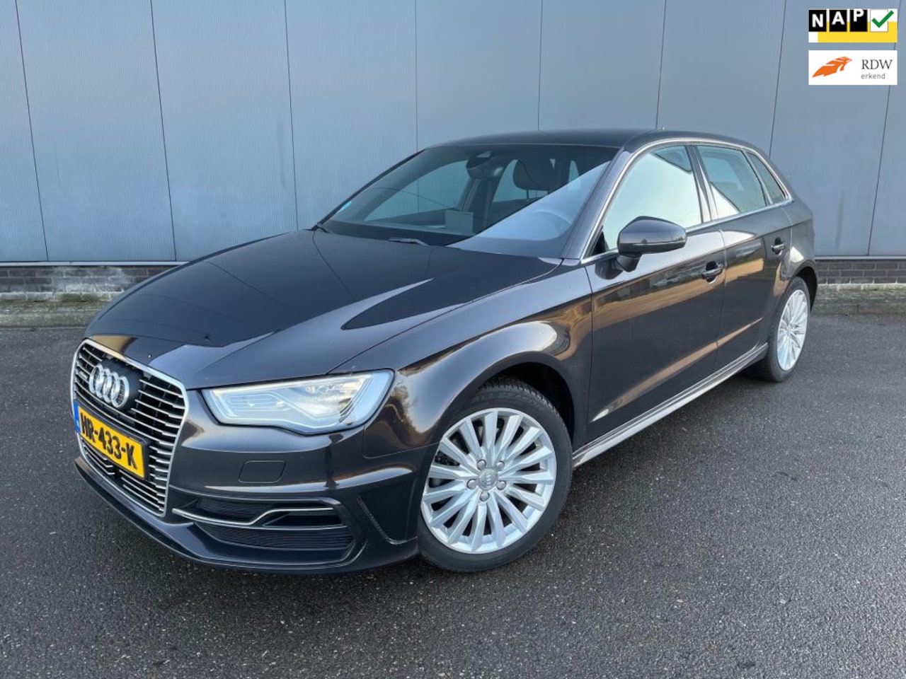 Audi A3 Sportback - 1.4 e-tron PHEV Attraction Pro Line plus-LED-LM-Trekhaak! - AutoWereld.nl