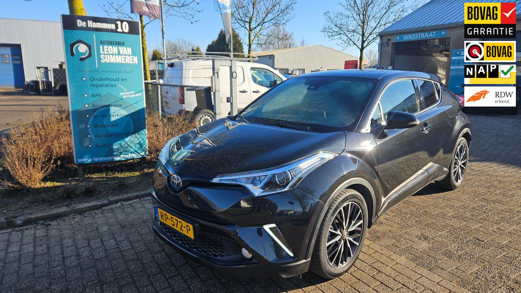 Toyota C-HR - 1.8 Hybrid Black Edition automaat l NL Auto l Dodehoekdetectie l Navi l Bluetooth l Trekha - AutoWereld.nl