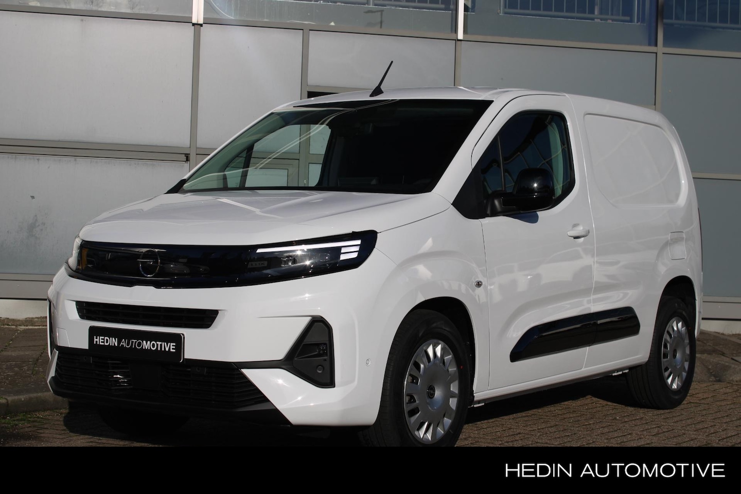 Opel Combo Electric - 136 L1 50kWh | Pakket Look | Pakket Comfort Connect | 3-fase | Laadruimte betimmering - AutoWereld.nl