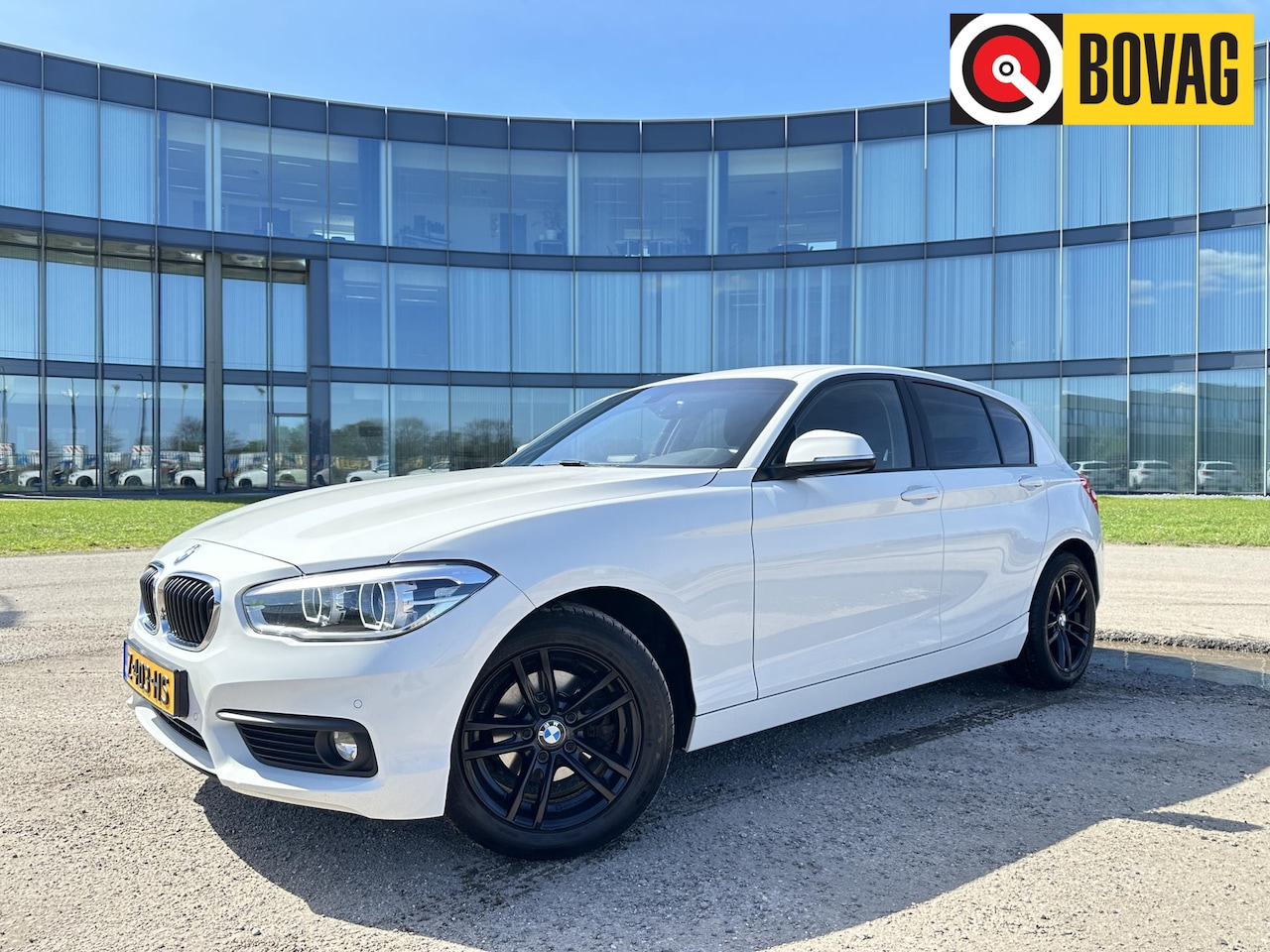 BMW 1-serie - 118i Executive Sport Navi LED PDC Sportstoelen - AutoWereld.nl