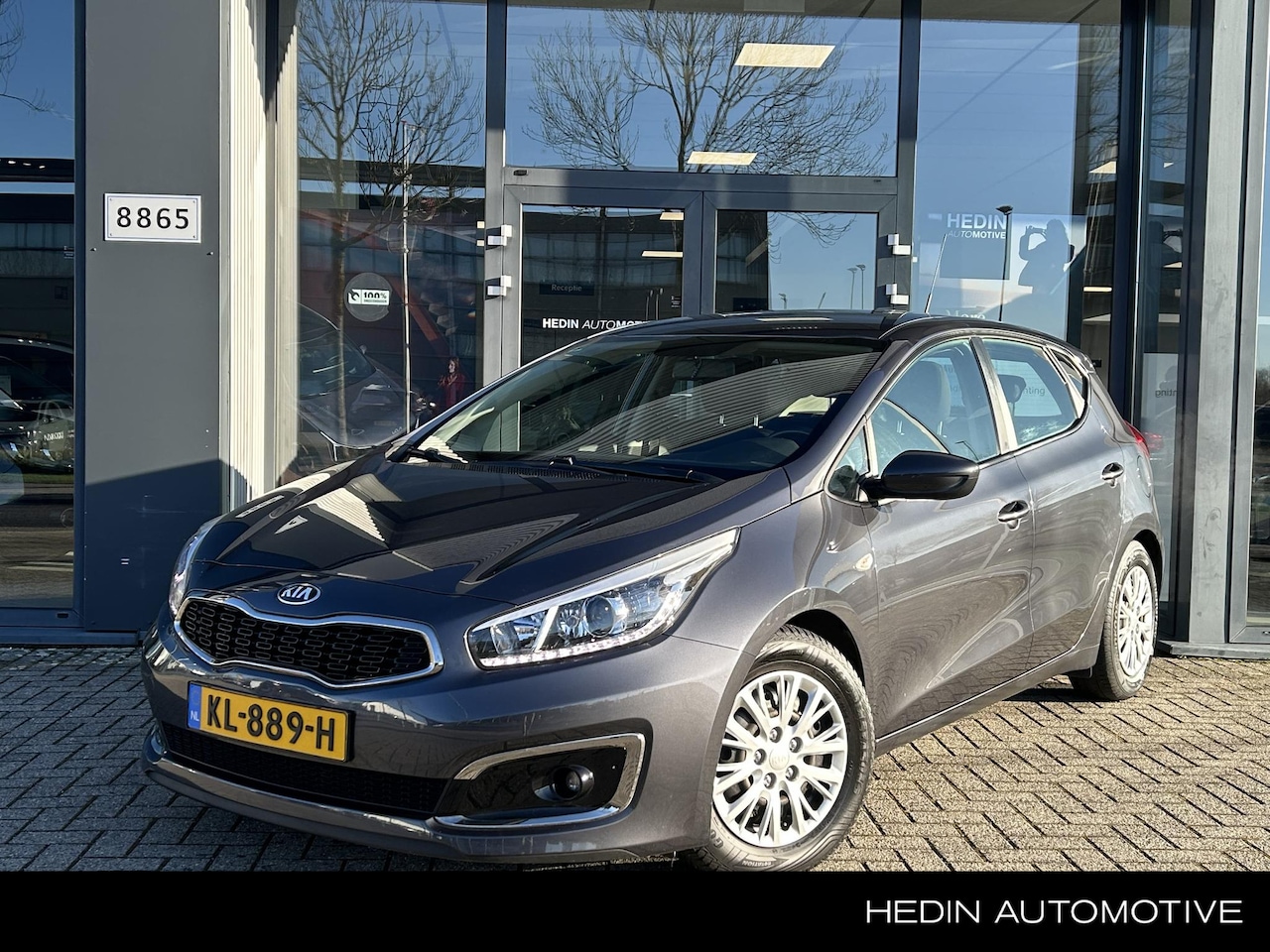 Kia Cee'd - 1.0 T-GDi Navigator | Dealeronderhouden | Navigatie | Achteruitrijcamera - AutoWereld.nl