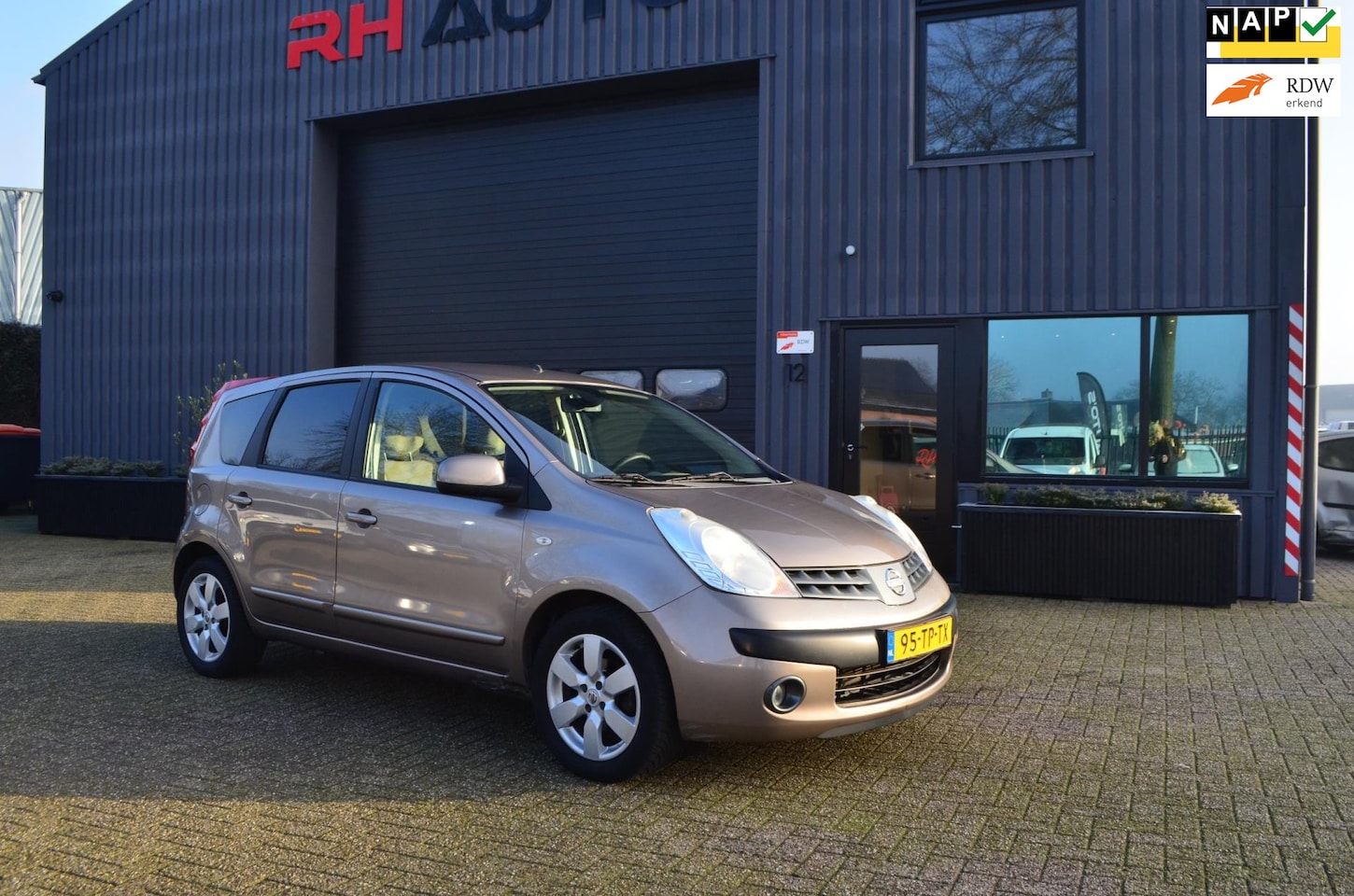 Nissan Note - 1.6 First Note | Automaat | Clima | Trekhaak - AutoWereld.nl