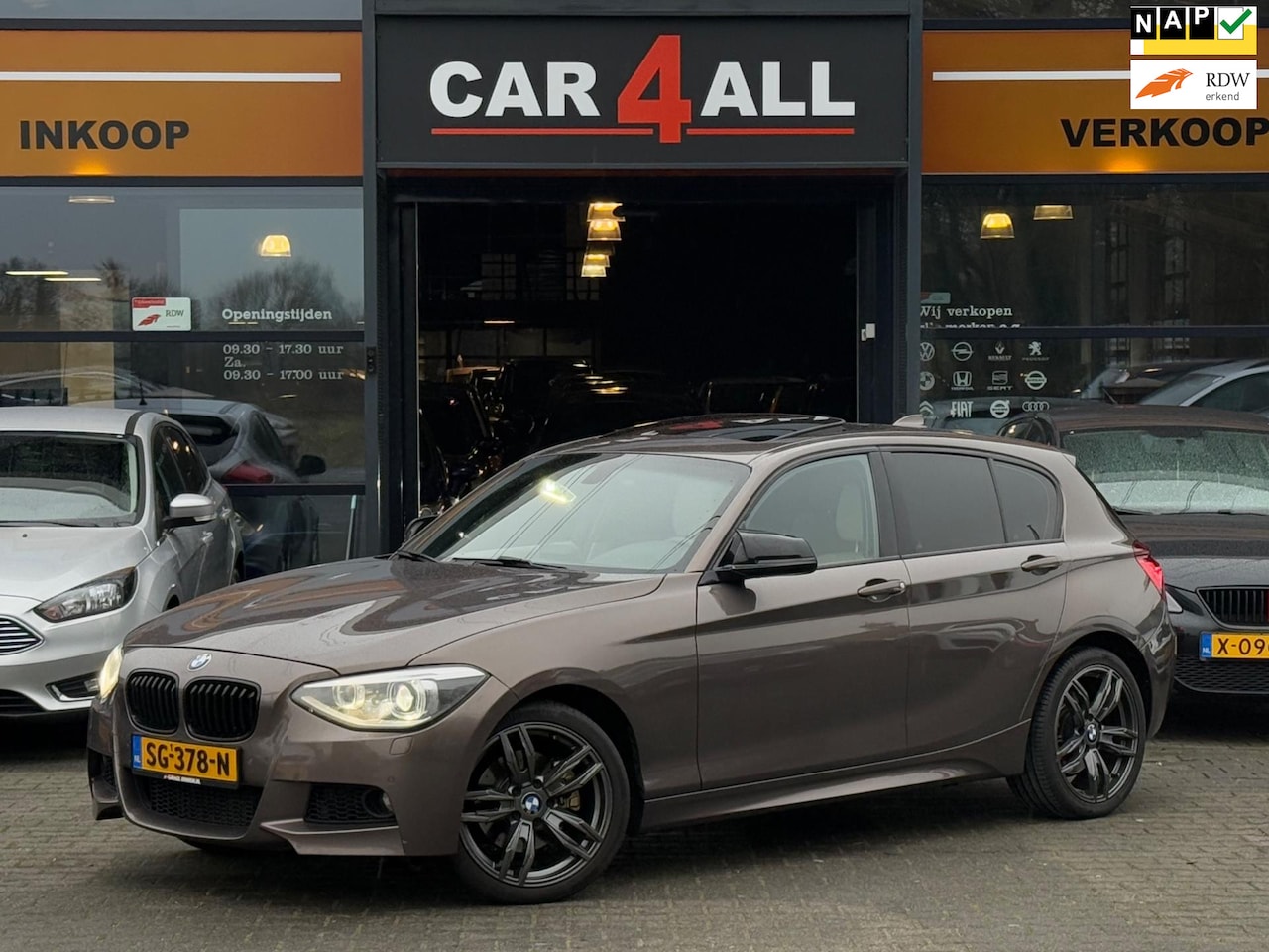 BMW 1-serie - 125d High Executive DAKJE/300PK/LEDER/STLVRM/M135I/ - AutoWereld.nl