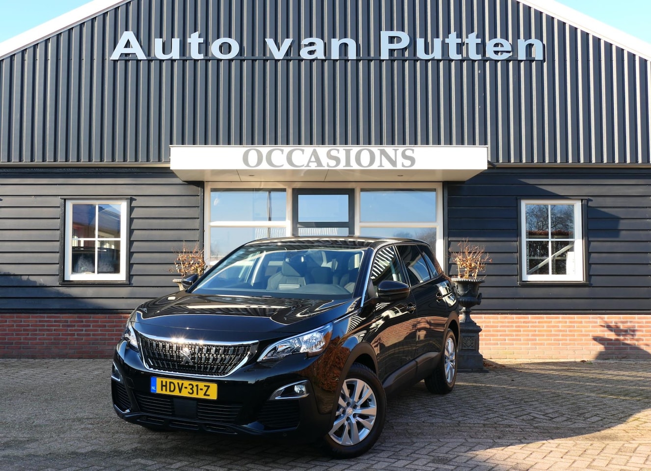 Peugeot 5008 - 1.2 PureTech / Automaat / 7-Pers. / Navigatie / Cruise / Clima / Apple CarPlay / Parkeerse - AutoWereld.nl