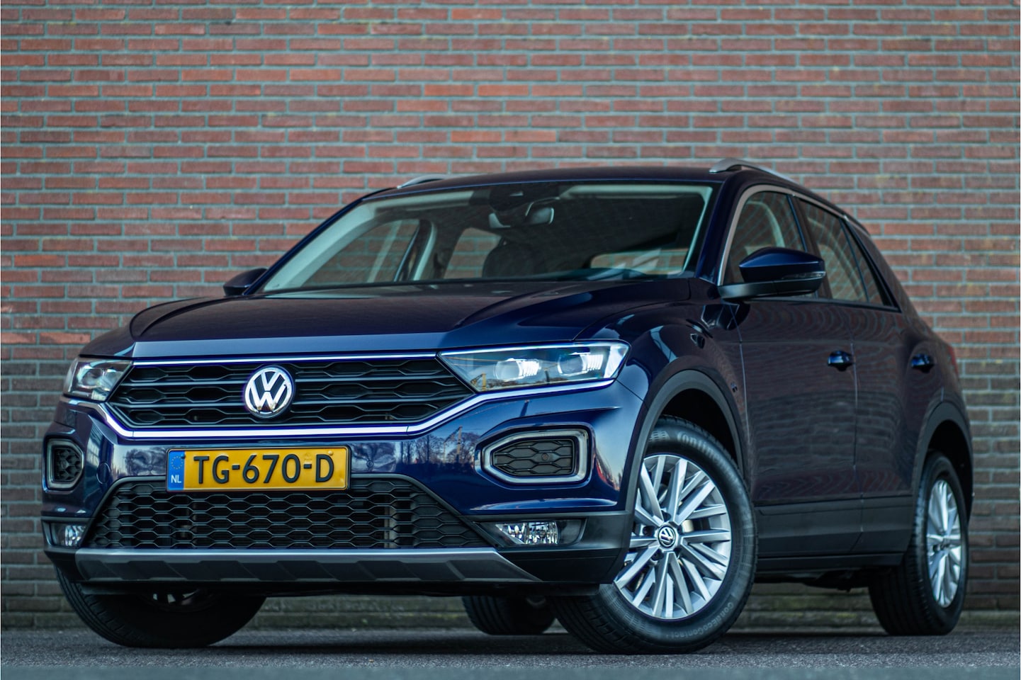 Volkswagen T-Roc - 1.5 TSI Style 1.5 TSI 150pk Style, 52.000km NAP, Stoelverwarming, Carplay, Camera, Full LED, DAB+. - AutoWereld.nl