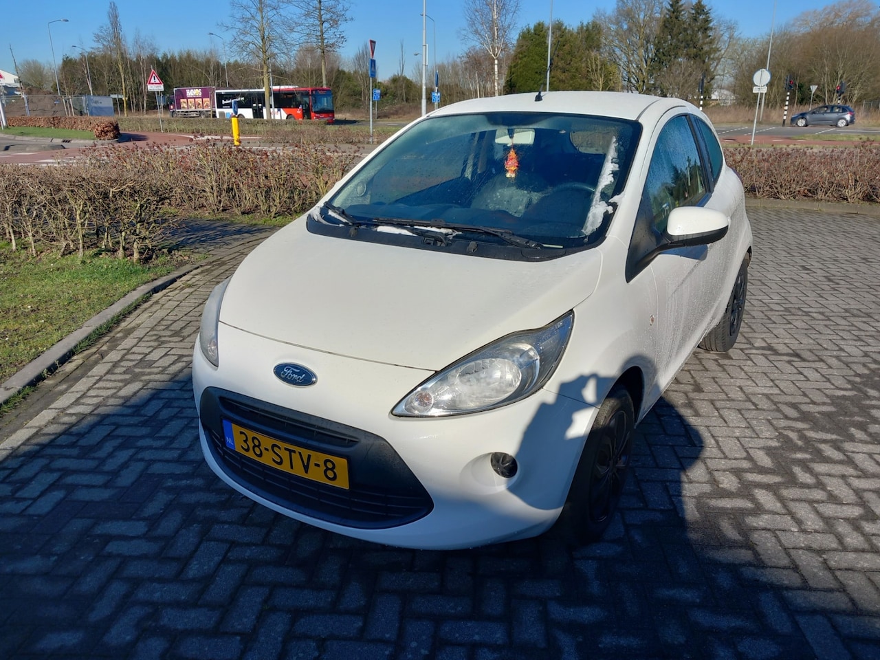 Ford Ka - 1.2 Cool & Sound start/stop met airco en N.A.P - AutoWereld.nl