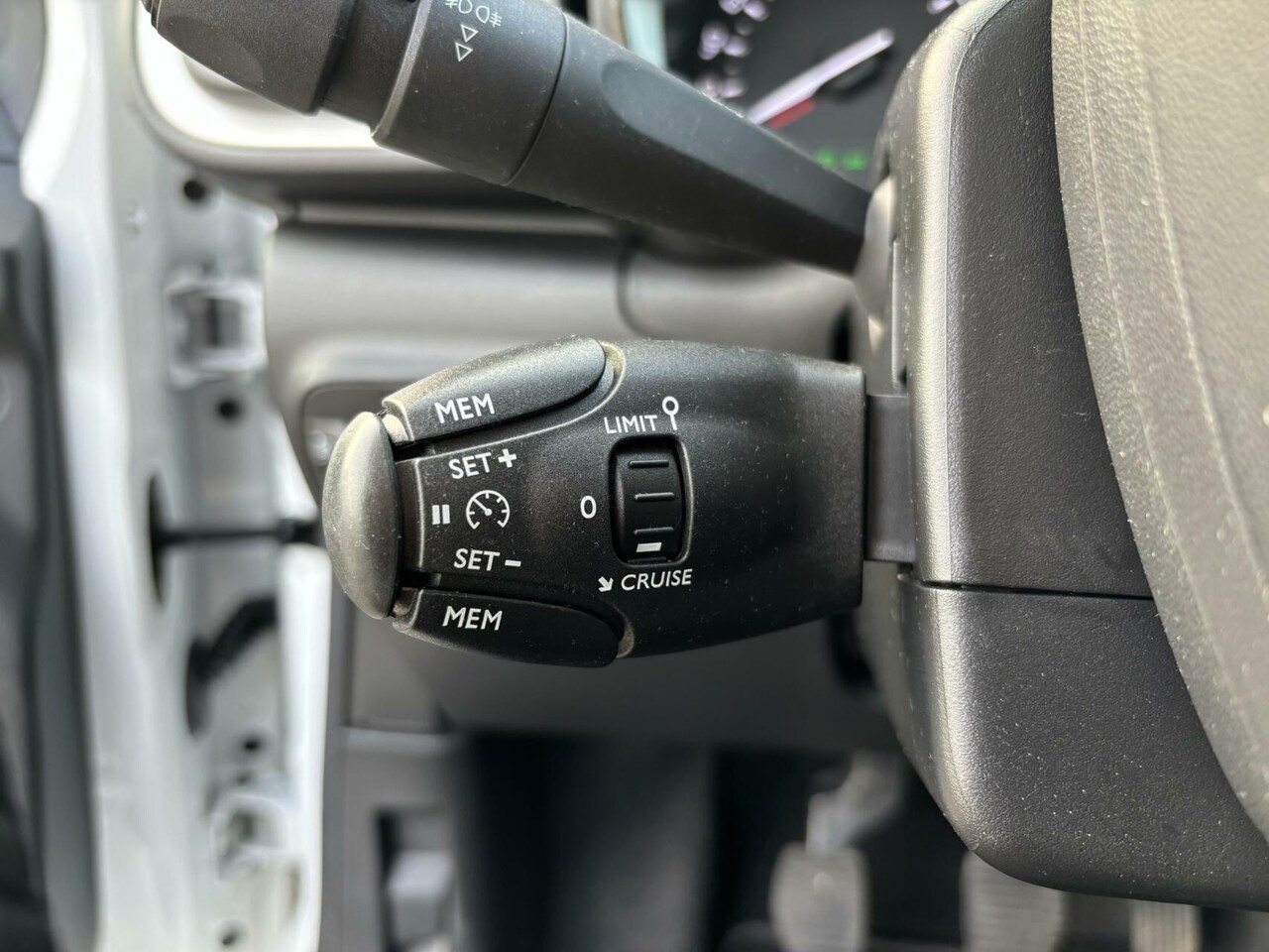 Citroën C3 - 1.2 Shine 83 PK Airco/ AppleCarPlay/ AndroidAuto/ Cruise Control!