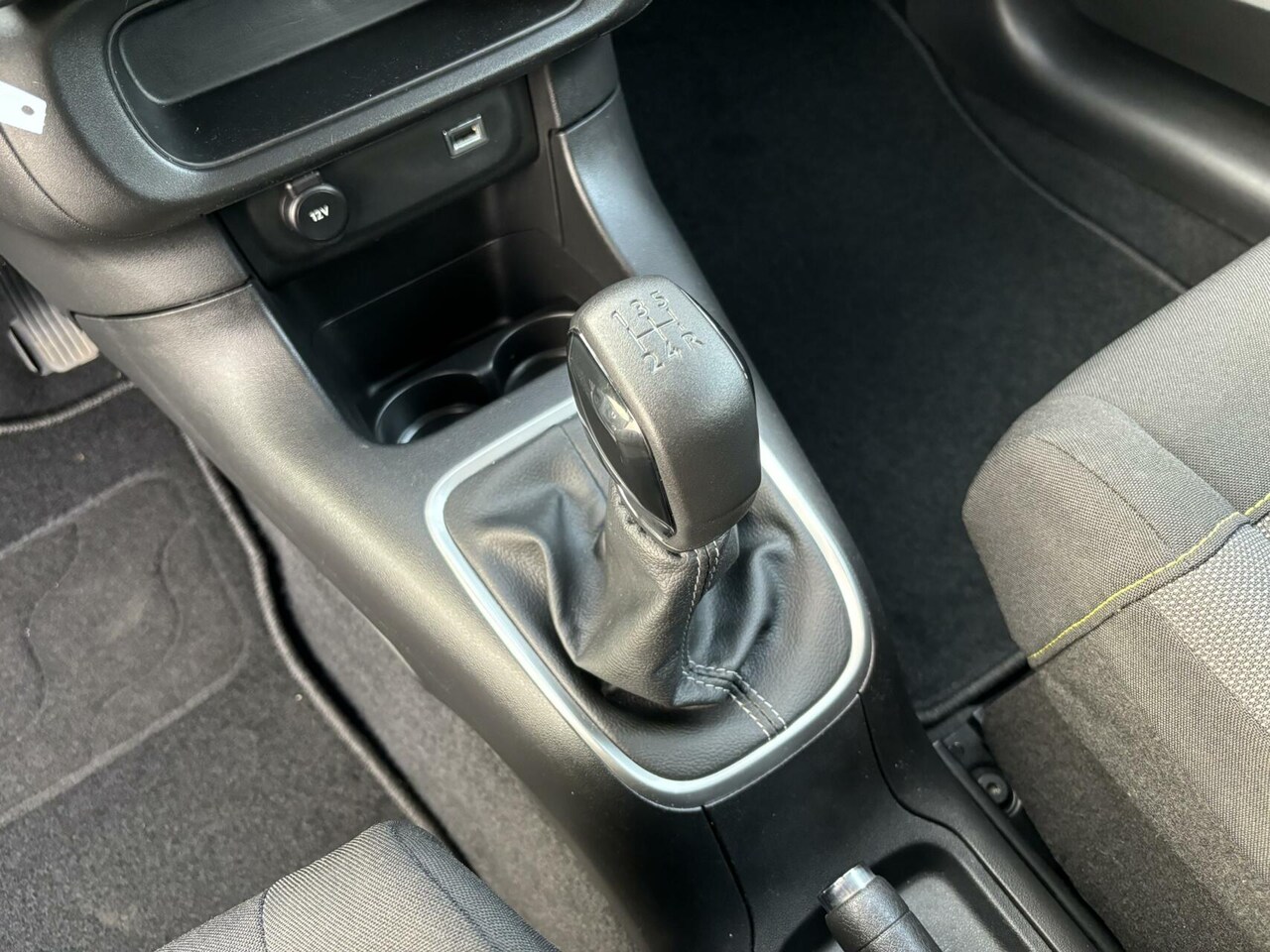 Citroën C3 - 1.2 Shine 83 PK Airco/ AppleCarPlay/ AndroidAuto/ Cruise Control!