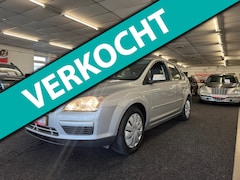 Ford Focus - 1.6-16V Trend. Nwe distbtie, cruise control, airco, trekhaak en meer