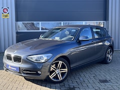 BMW 1-serie - 118i Business Sport | Navi Carplay | Xenon | PDC | Interesse? Bel of App naar: 06 30 51 05