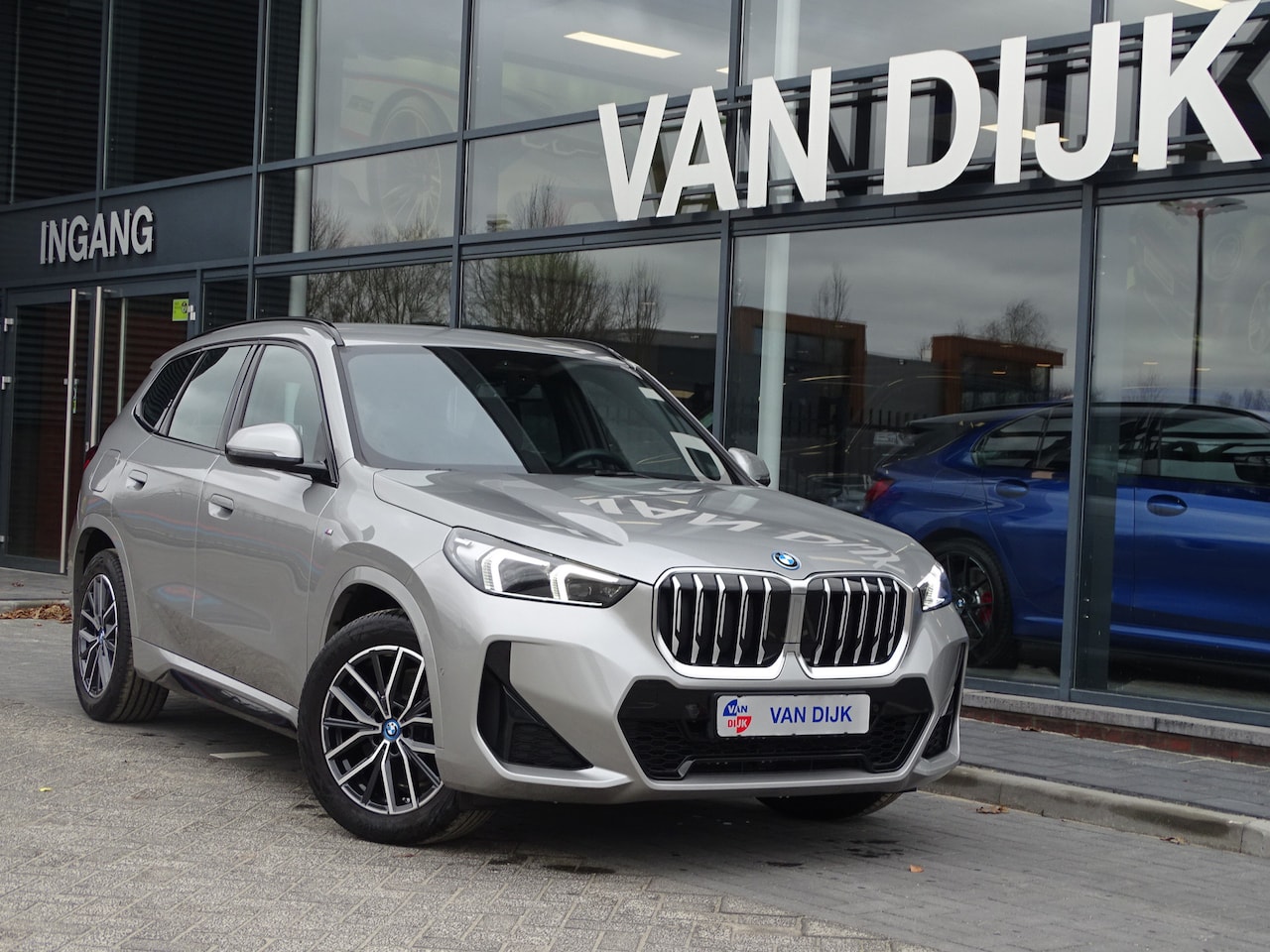 BMW X1 - xDrive25e M Sportpakket Premium Pack Ada.Led Camera Comfort Access 18" LM Velgen - AutoWereld.nl