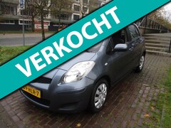 Toyota Yaris - 1.3 VVTi Aspiration//AIRCO//MET BOEKJES//