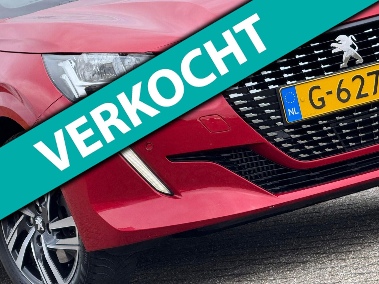 Peugeot 208 - 1.2 PureTech 100pk Blue Lease Allure - Rouge Elixir - 3D/NAV/LMV - AutoWereld.nl