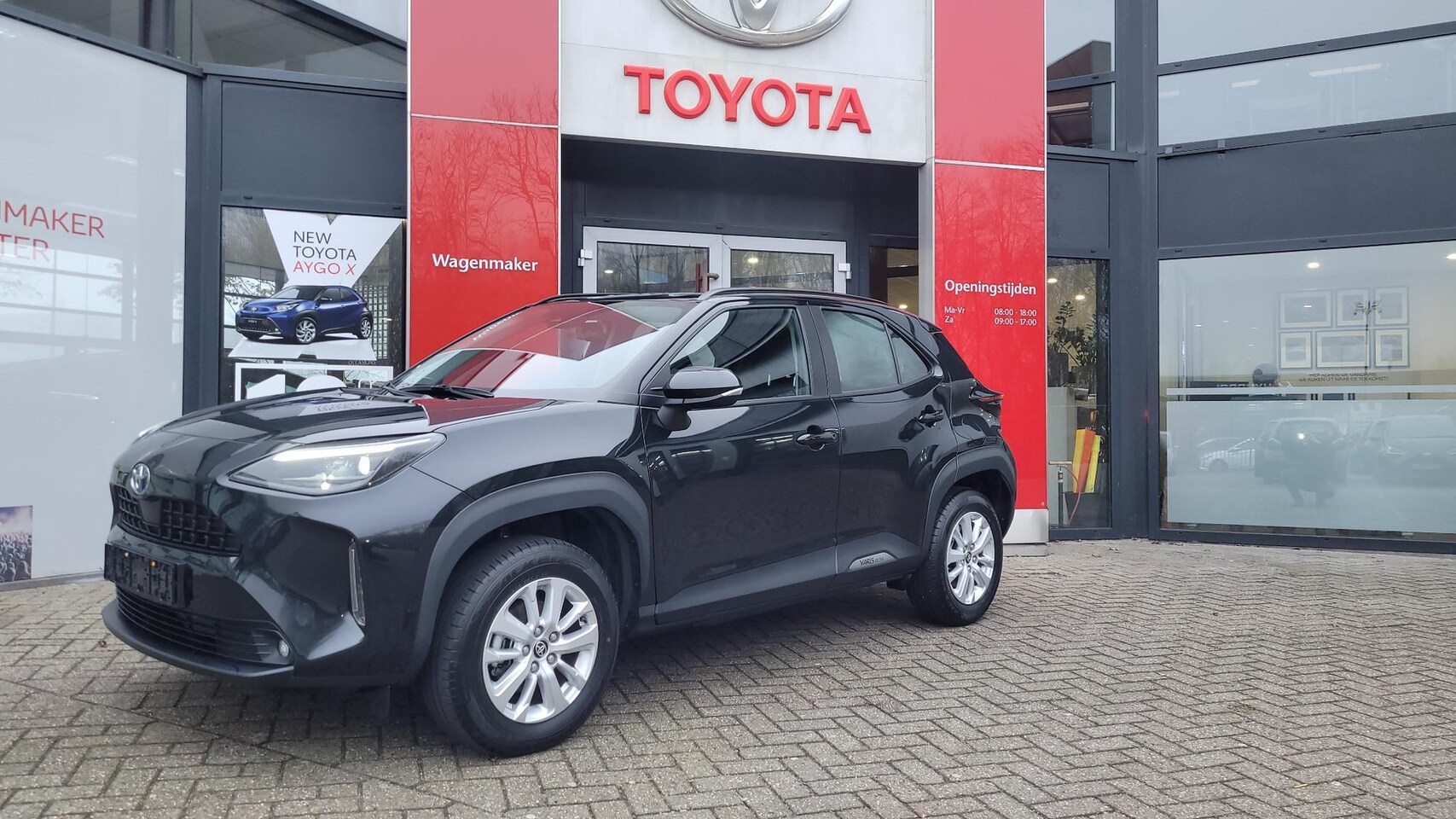 Toyota Yaris Cross - 1.5 Hybrid Dynamic HEAD UP ELEKTRISCHE ACHTERKLEP STOELVERWARMING APPLE/ANDROID AUTO STOEL - AutoWereld.nl