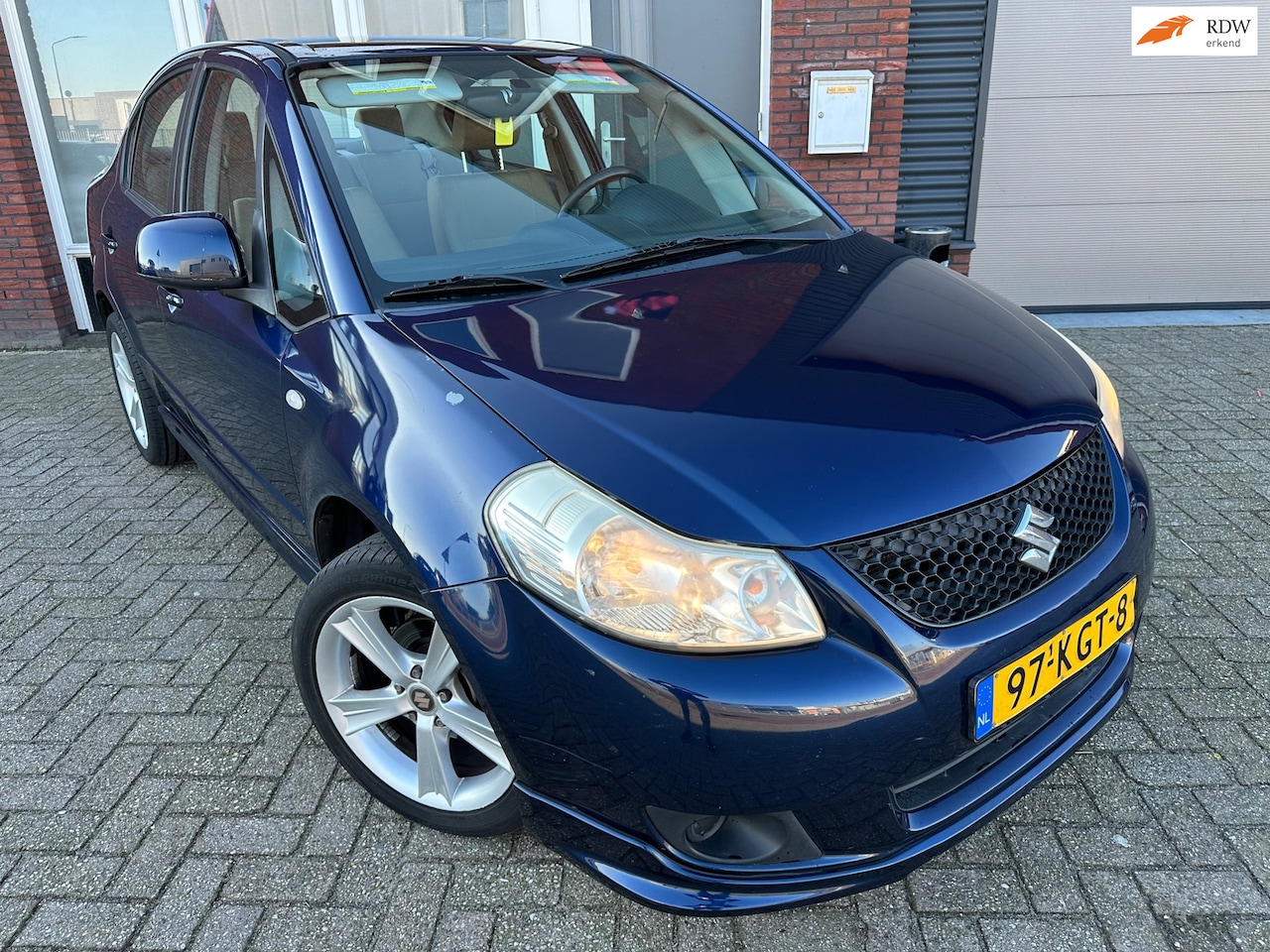 Suzuki SX4 - 2.0 / Navi / PDC / Cruise / AUT - AutoWereld.nl