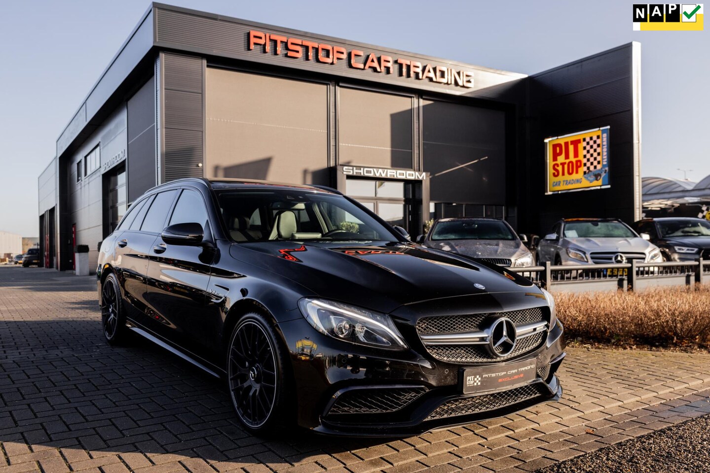 Mercedes-Benz C-klasse Estate - AMG 63, Pano, Schaalstoelen, Sportuitlaat, 100% Onderhouden! - AutoWereld.nl