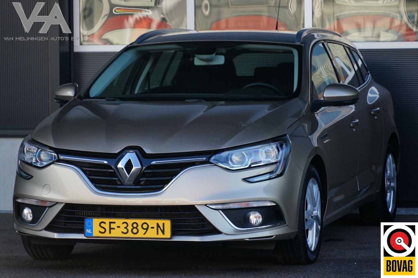 Renault Mégane Estate - 1.2 TCe Zen 1.2 TCe Zen, NL, CarPlay, trekhaak - AutoWereld.nl