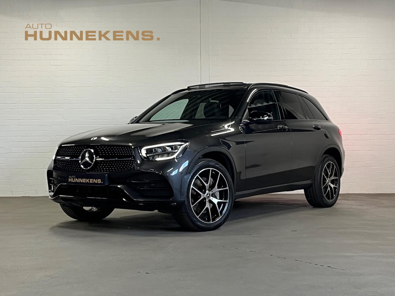 Mercedes-Benz GLC-klasse - 300 e AMG-Line | Open dak | Camera | Digital Cockpit | Stoelverwarming | Cruise & Climate - AutoWereld.nl