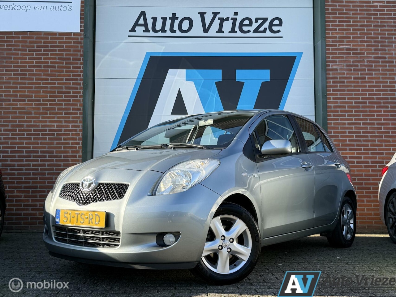 Toyota Yaris - 1.3 VVTi Luna MMT 1.3 VVTi Luna MMT, Automaat, Nw APK, Trekhaak - AutoWereld.nl