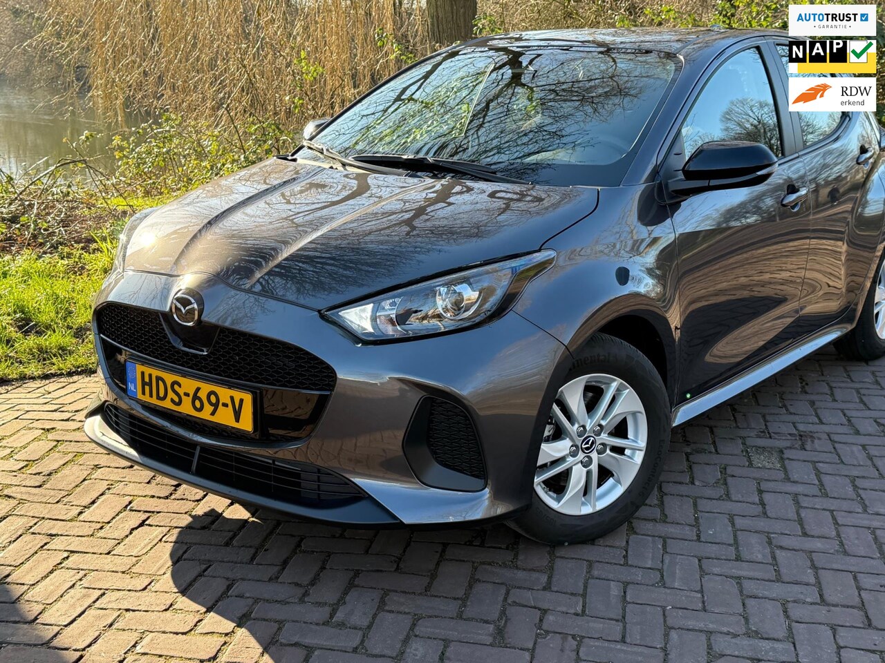 Mazda 2 Hybrid - 1.5 Centre-line 1 Eig. b.j. 6-2024 4400 km carplay ,Camera ,climate control - AutoWereld.nl