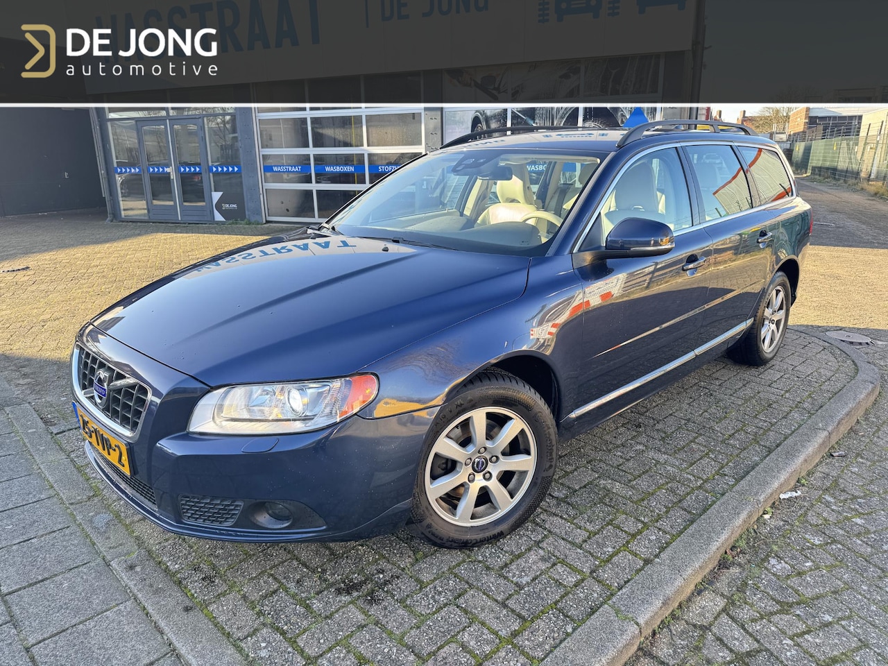 Volvo V70 - 1.6 T4 Limited Edition Vol leder/Elektrische klep/Climate Control/Lage kilometers/GEEN AFL - AutoWereld.nl