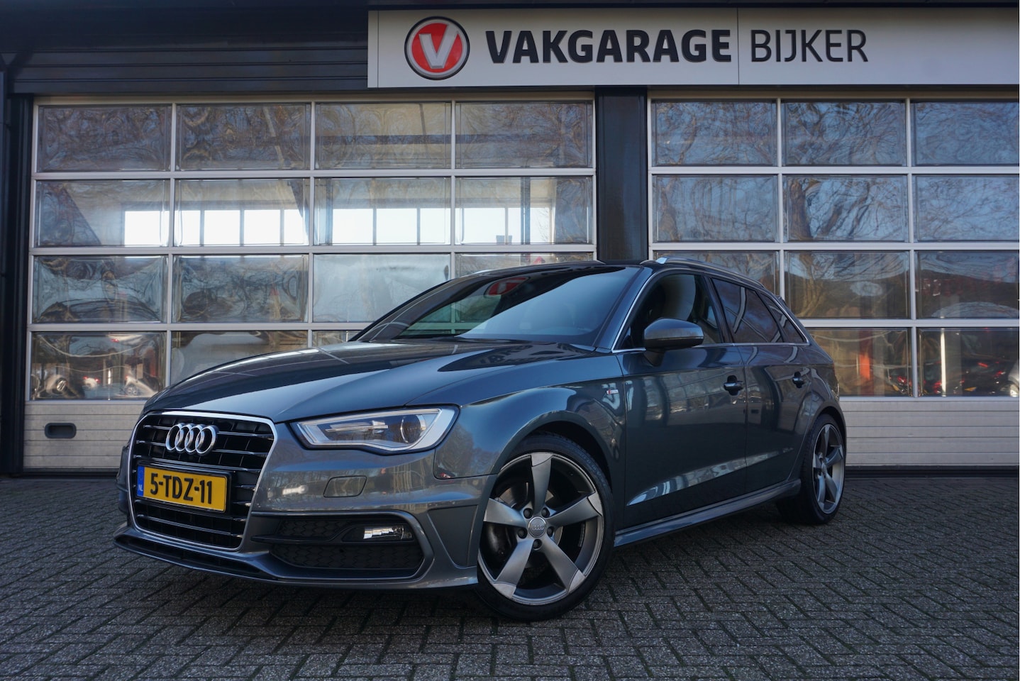 Audi A3 Sportback - 1.4 TFSI CoD Ambition Pro Line S 1.4 TFSI CoD Ambition Pro Line S - AutoWereld.nl