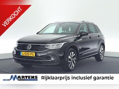 Volkswagen Tiguan - 1.5 TSI 150pk DSG Life Business Trekhaak Camera Keyless Virtual Cockpit Navigatie