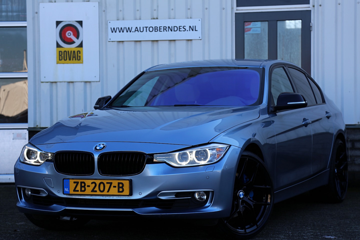 BMW 3-serie - 335i xDrive 306PK 6 Cilinder Aut.*Perfect Onderh.*Sportuitlaat/Camera/Ambiance/Climate-Con - AutoWereld.nl