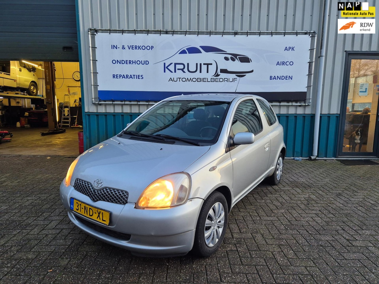 Toyota Yaris - 1.3 VVT-i Sol AIRCO! APK 11-2025! - AutoWereld.nl