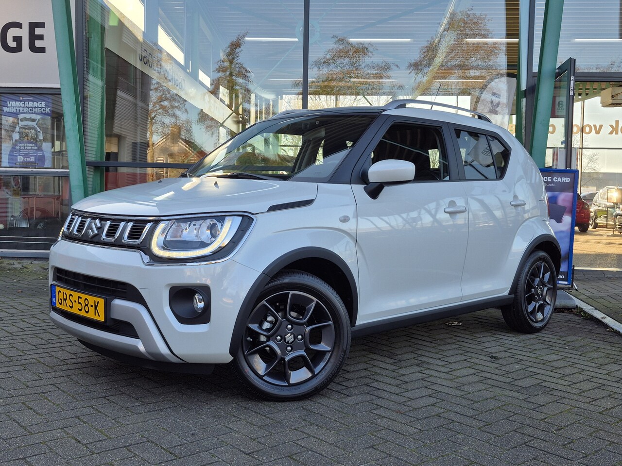 Suzuki Ignis - 1.2 Smart Hybrid Select | Achteruitrijcamera | Airco | Bestuurderstoel in hoogte verstelba - AutoWereld.nl