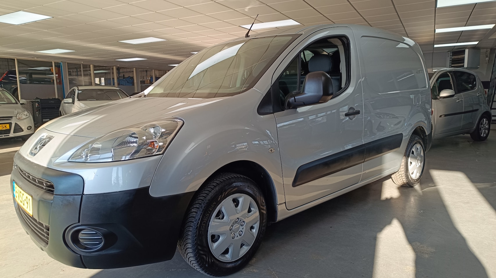 Peugeot Partner - 120 1.6 HDI L1 XT Airco CV Stuurbekr Elec Ramen - AutoWereld.nl