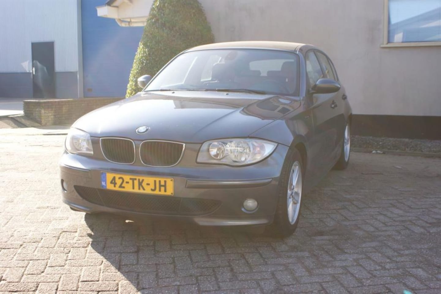 BMW 1-serie - 120i Automaat - Leer - Sportstoelen - Navi - AutoWereld.nl