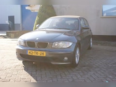 BMW 1-serie - 120i Automaat - Leer - Sportstoelen - Navi