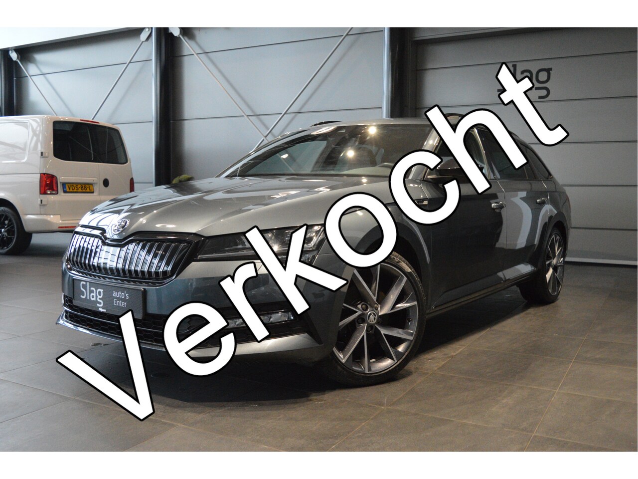 Skoda Superb Combi - 1.4 TSI iV Sportline navi keyless camera led pdc 19 inch 218 pk !! - AutoWereld.nl