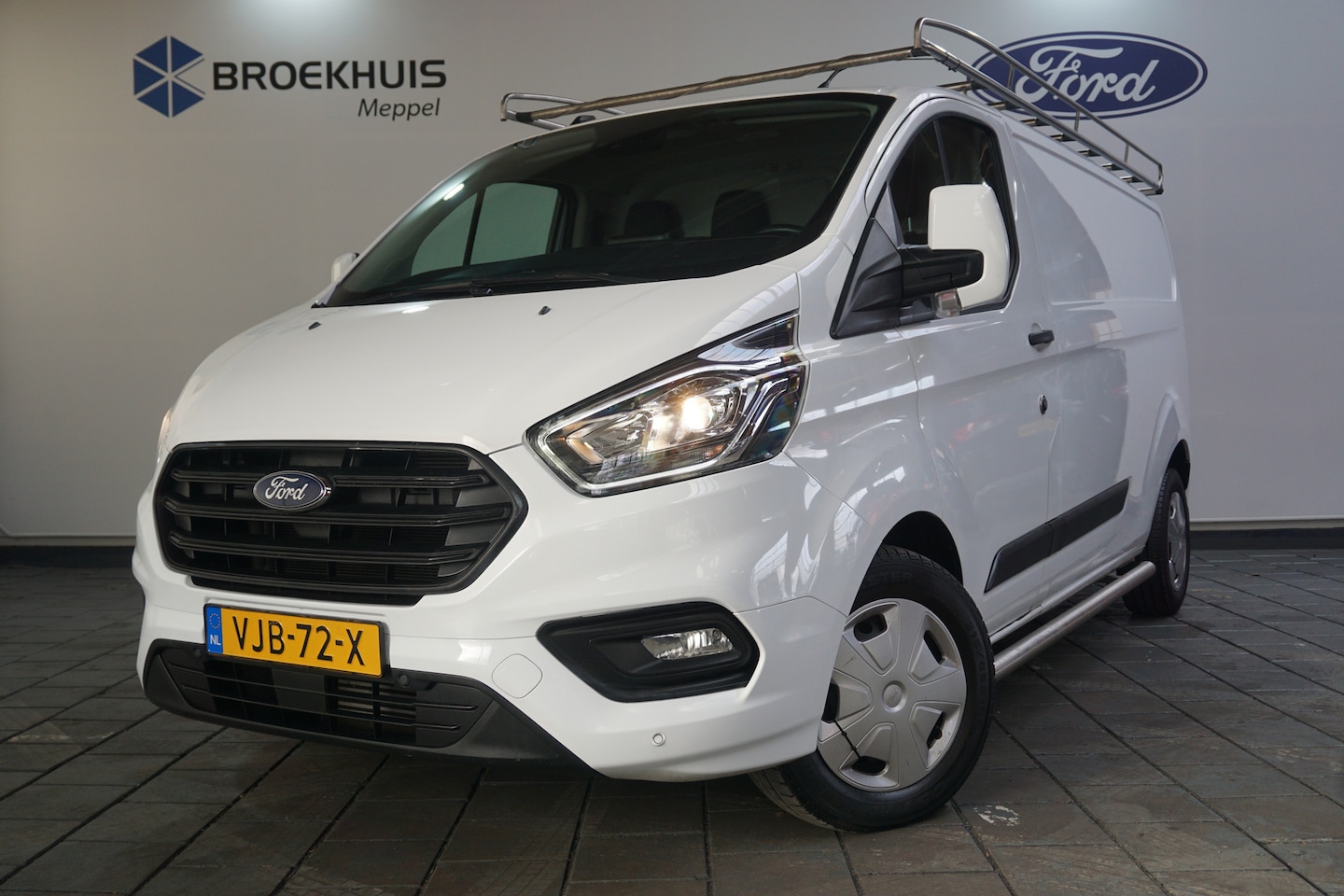 Ford Transit Custom - 300 2.0 TDCI L2H1 Trend | Imperiaal | Camera | DAB | Sync | Apple/Android Carplay | - AutoWereld.nl