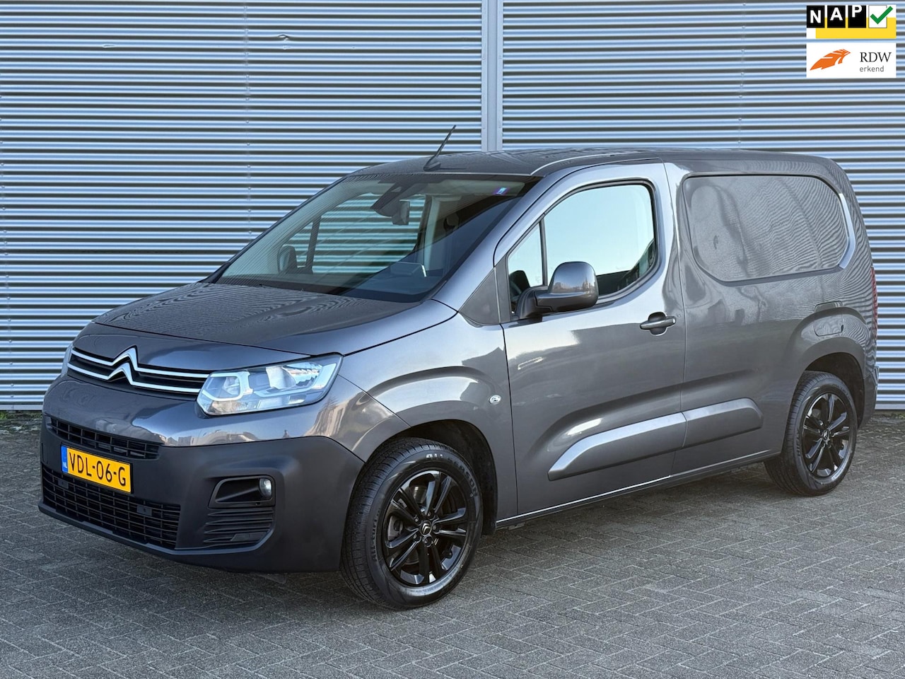 Citroën Berlingo - 1.5 BlueHDI 130 Airco/ Trekhaak/ Cruise/ Carplay/ 2x PDC/ Camera/ Euro 6/ - AutoWereld.nl