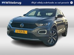 Volkswagen T-Roc - 1.5 TSI Style / Pano /Camera / Virtual cockpit/ Afn trekhaak/ Stoelverw / Parkeersensoren