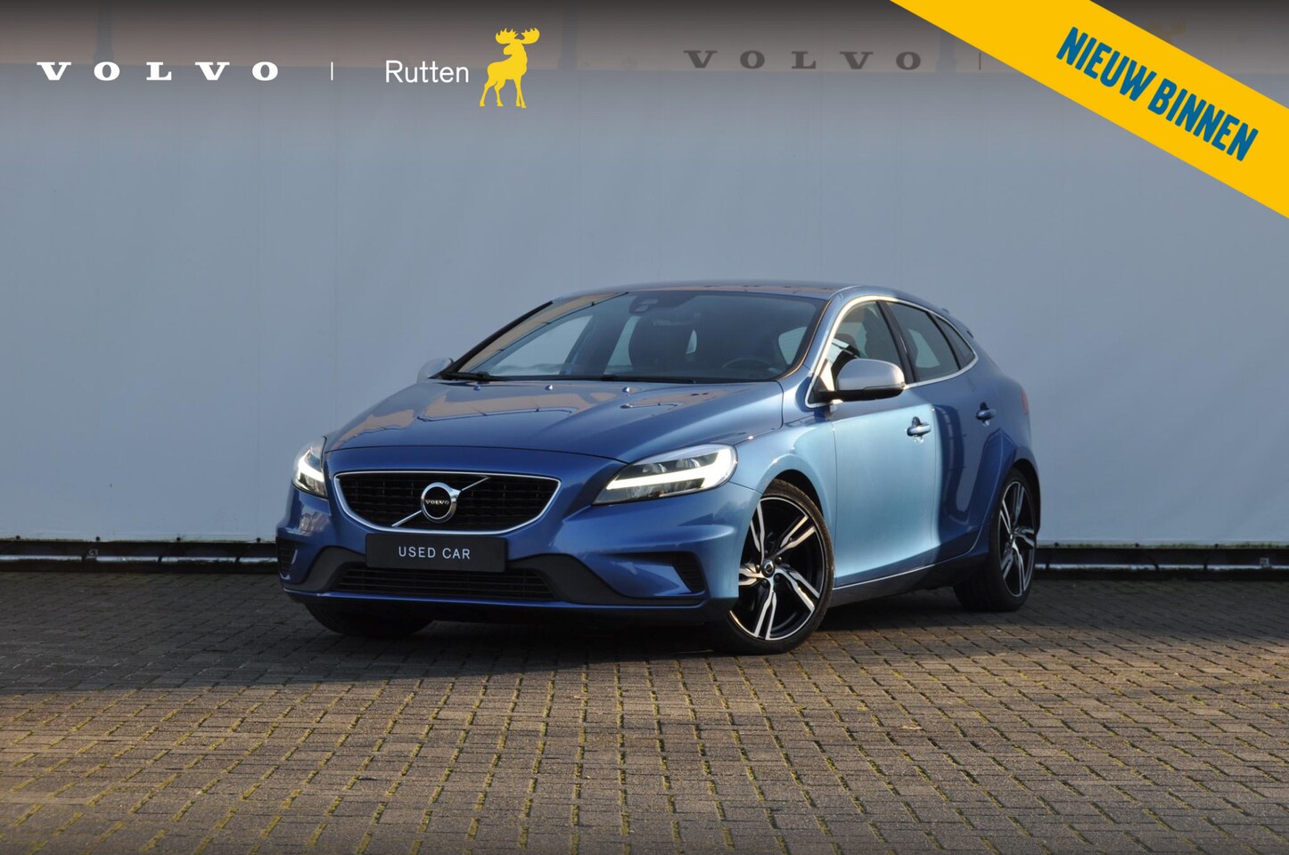 Volvo V40 - T4 190PK Automaat Business Sport Cruise control / Standkachel / Parkeersensoren achter / B - AutoWereld.nl