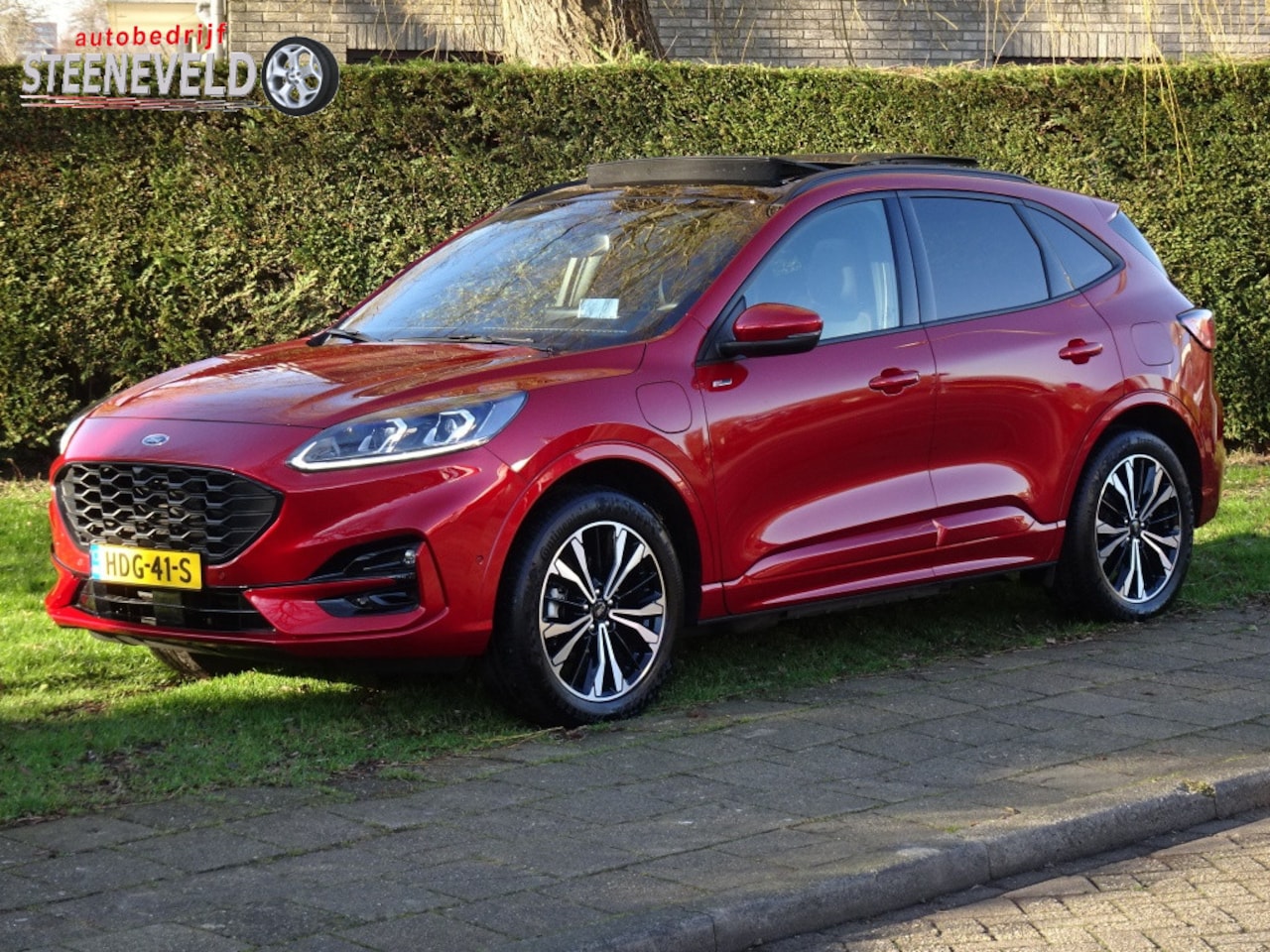 Ford Kuga - 2.5 PHEV ST-Line X met Panodak en Trekhaak - AutoWereld.nl