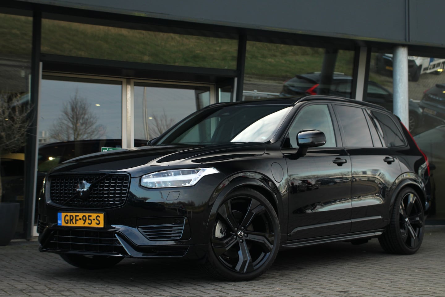 Volvo XC90 - T8 Recharge AWD BLACK Edition HEICO SPORTIV | Luchtvering (Selected Level) | Bowers & Wilk - AutoWereld.nl