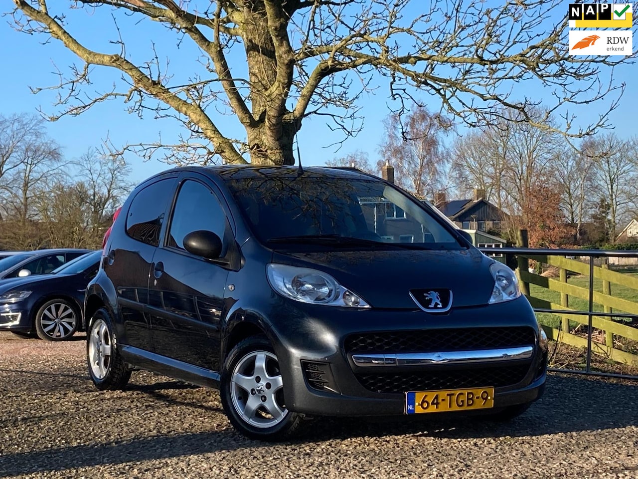 Peugeot 107 - 1.0-12V XR | 5-Deurs met Airco nu € 2.975,-!!! - AutoWereld.nl