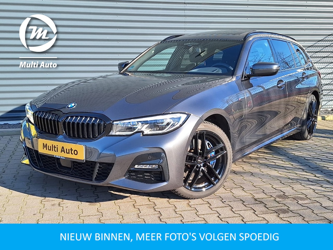 BMW 3-serie Touring - 330e Plug in Hybrid M-Sport PHEV | Panodak  | Adaptive Cruise | Camera | Carplay | Sfeerve - AutoWereld.nl