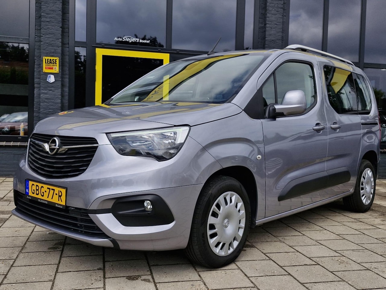 Opel Combo Tour - 1.2 Turbo L1H1 Edition I 130 PK I Automaat I Park. Cam. + Sens. I Navigatiesysteem I Clima - AutoWereld.nl