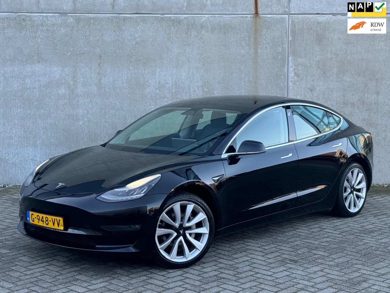 Tesla Model 3 - Long Range RWD Long Range AWD 75 kWh Zwart TREKHAAK|19"|NAP - AutoWereld.nl