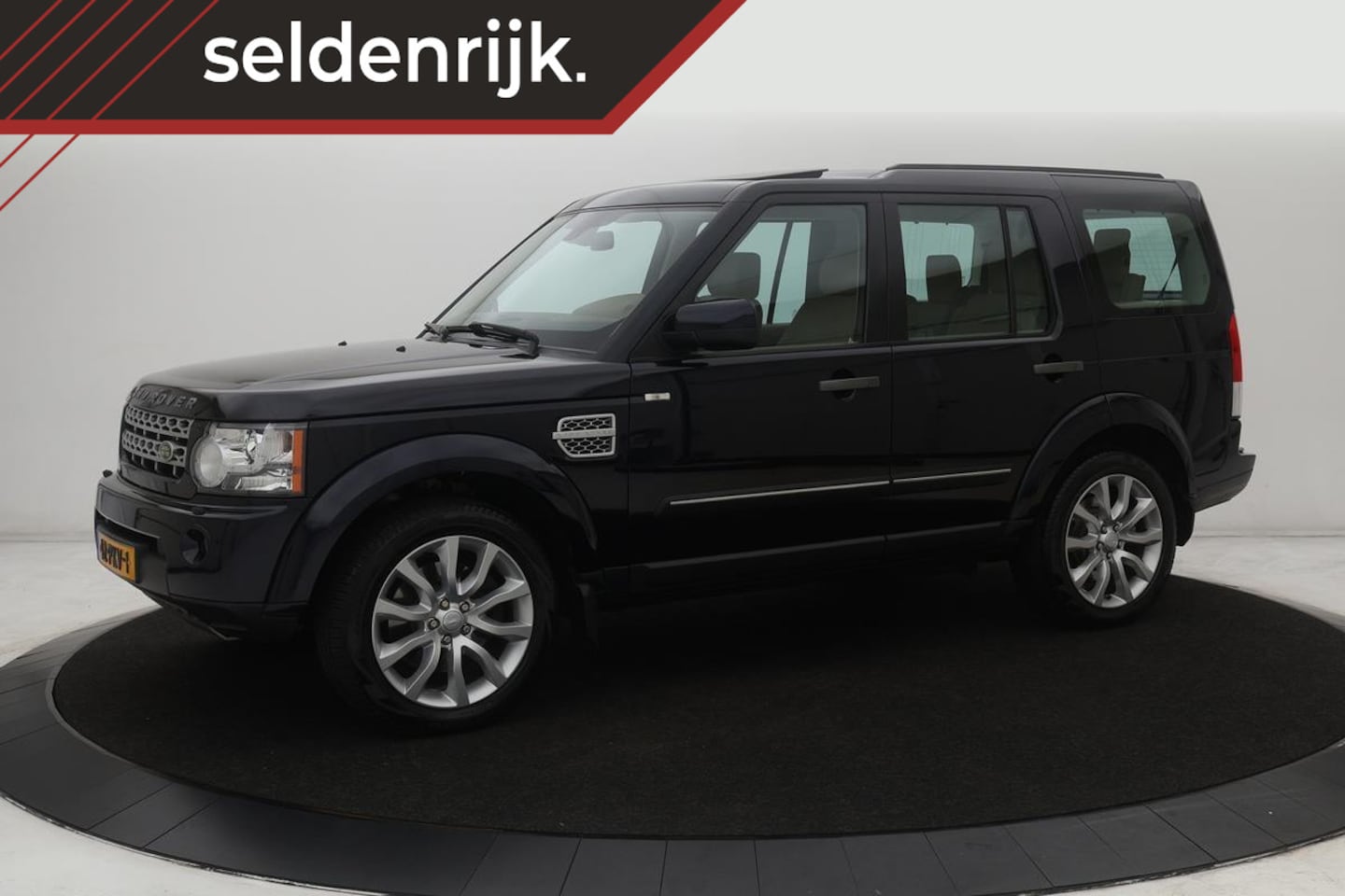 Land Rover Discovery - 3.0 SDV6 HSE 7-persoons | Panoramadak | Camera | Trekhaak | Leder | Harman Kardon | PDC - AutoWereld.nl