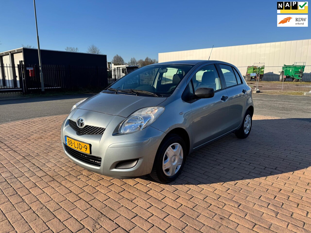 Toyota Yaris - 1.0 VVTi Acces 1.0 VVTi Acces - AutoWereld.nl