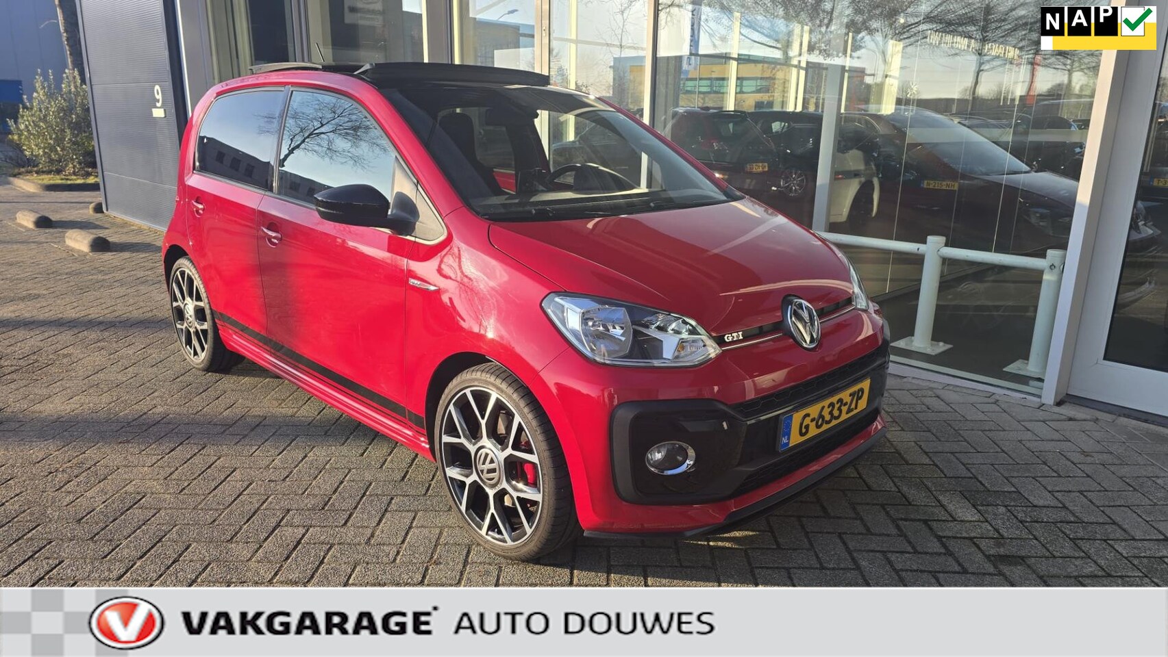 Volkswagen Up! - 1.0 TSI GTI |NAP |Pano |Cruise |116PK |Beats Audio |Stoelverwarming - AutoWereld.nl