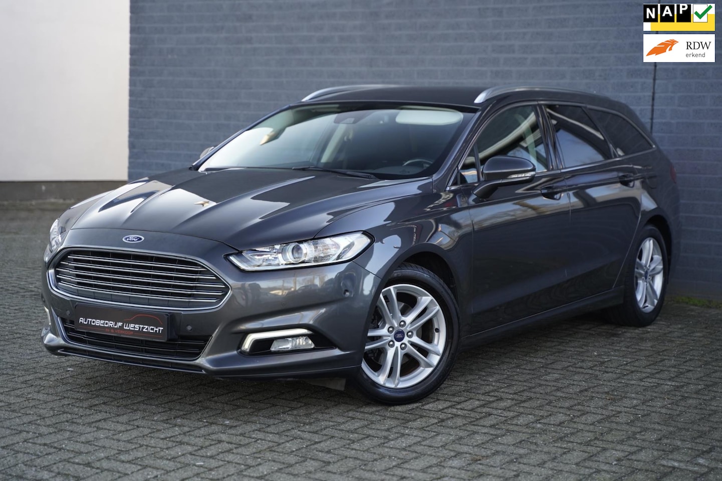 Ford Mondeo Wagon - 1.5 Titanium Automaat, Navigatie, Trekhaak - AutoWereld.nl