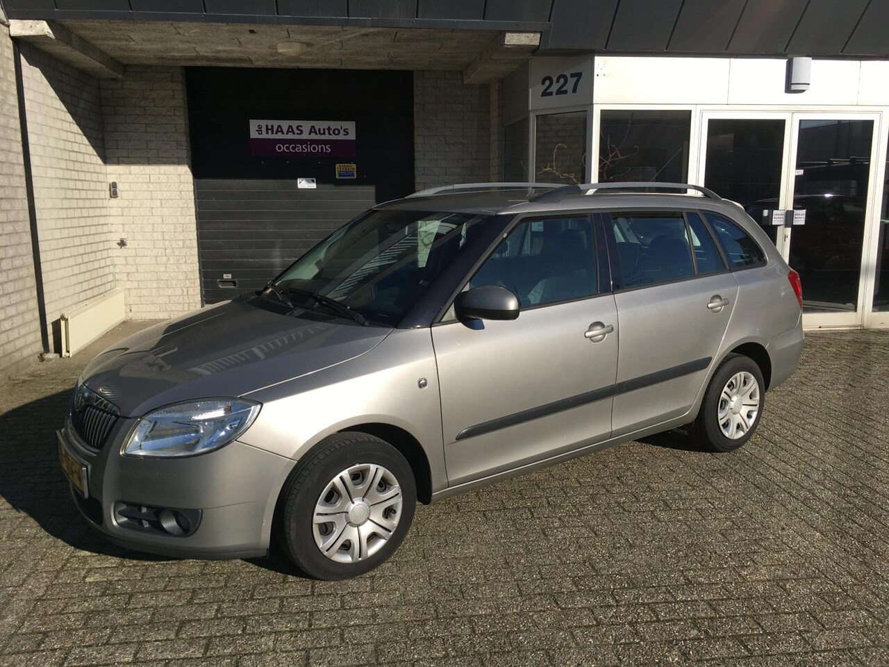 Skoda Fabia Combi - 1.4-16V Ambiente / AIRCO / APK 2-2026 !!! / NWE MODELJAAR / - AutoWereld.nl