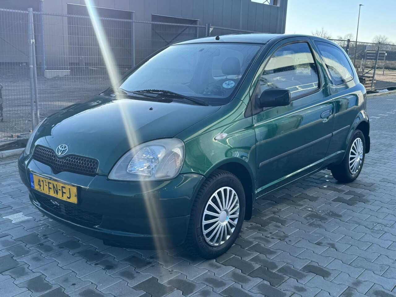 Toyota Yaris - 1.0-16V VVT-i INRUILKOOPJE GRAAG ZSM WEG - AutoWereld.nl